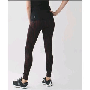 Lululemon Speed Tight IV Painted Animal Bordeaux Drama Black / Black Size 4 $108